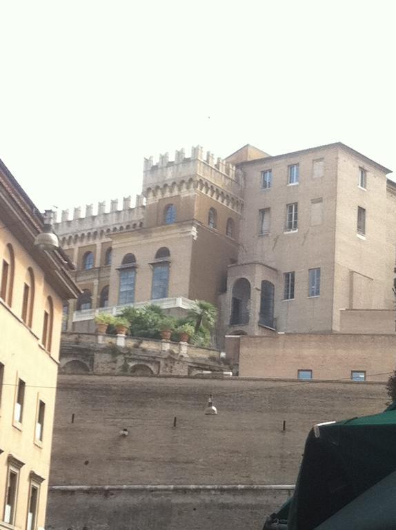 Una Notte Ai Musei Vaticani Apartment Rome Ruang foto
