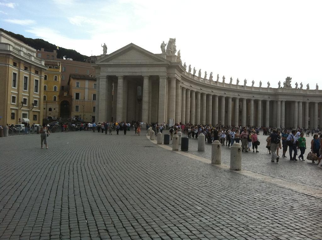 Una Notte Ai Musei Vaticani Apartment Rome Bagian luar foto